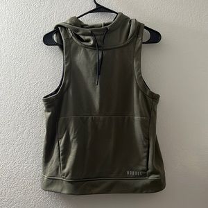 NoBull Small Green Hoodie Drawstring Pullover Sleeveless Active Vest Womens